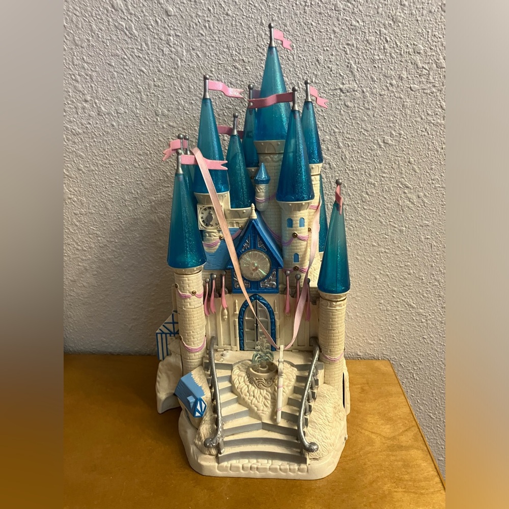 Vintage 1990s Trendmaster Cinderella Castle Toy
